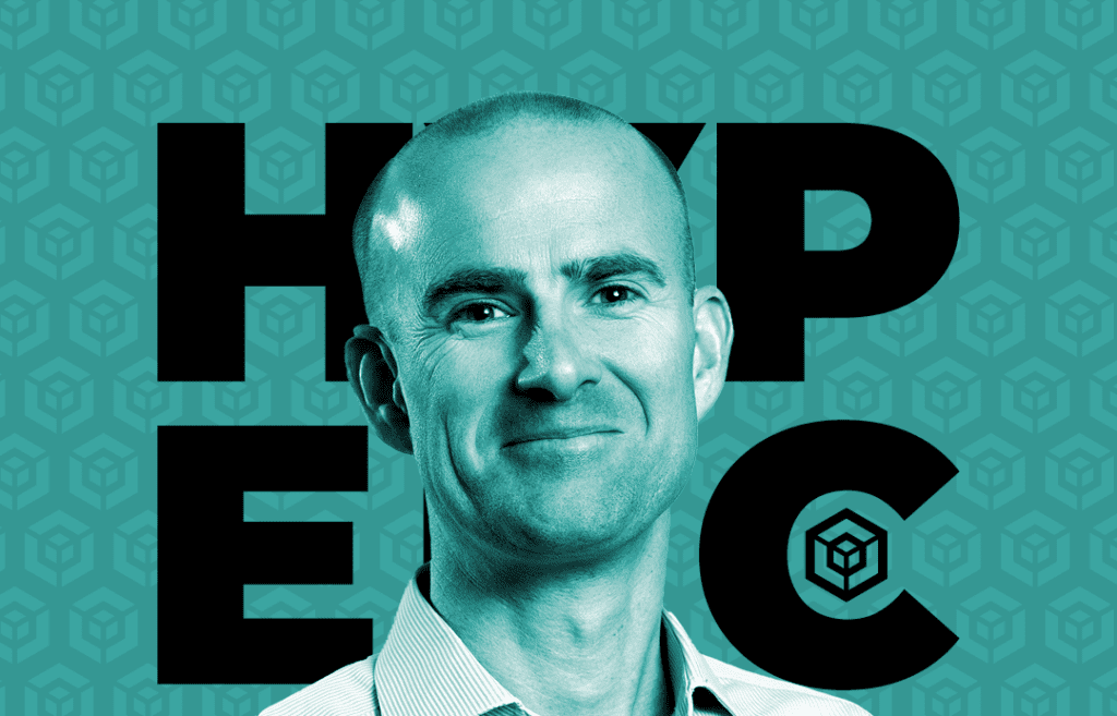 Peter Kavanagh con il marchio del podcast Hypercube - ridimensionamento per la miniatura